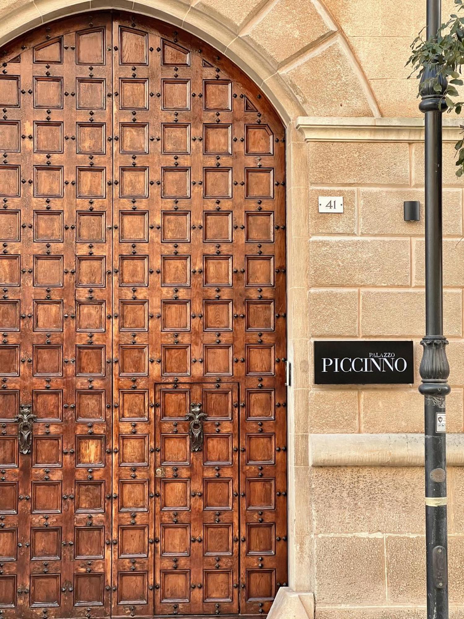 Palazzo Piccinno Parabita Exterior foto
