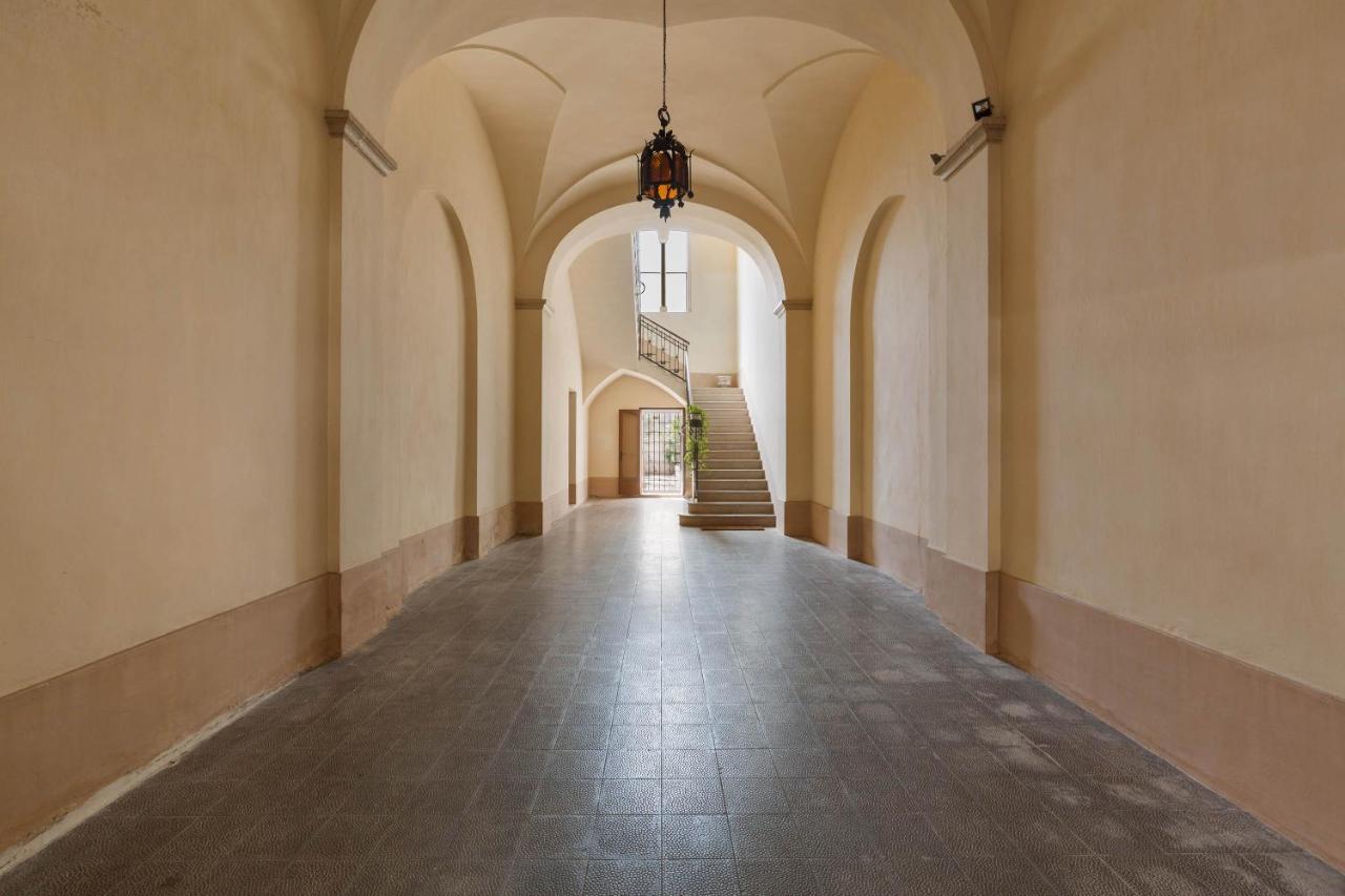 Palazzo Piccinno Parabita Exterior foto