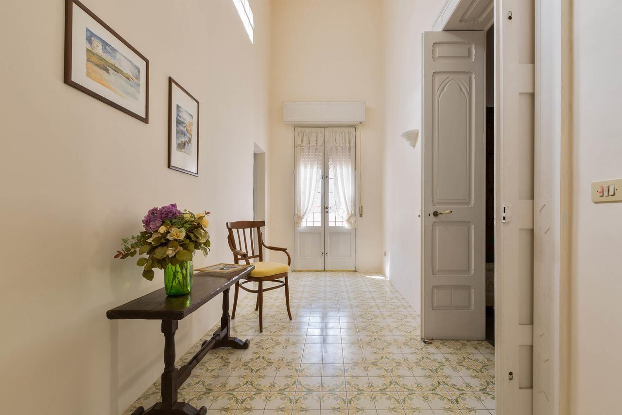 Palazzo Piccinno Parabita Exterior foto